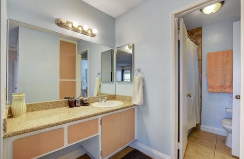 Paradise Valley House | Family-Friendly Home Close to the Strip
