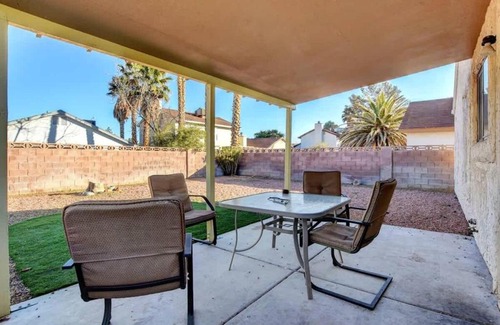 Paradise Valley House | Family-Friendly Home Close to the Strip