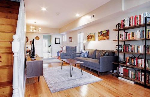 Hill East House | Family-friendly Home for travelers Near subway