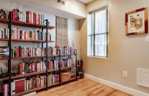 Hill East House | Family-friendly Home for travelers Near subway