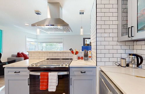 Columbia City House | Family-friendly home near Seward Park in Seattle with patio, gas grill and Wifi