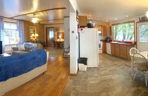Munising House | Family Friendly Home on Lake Superior! Wake up to a Pictured Rocks Sunrise!