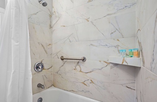 Central Sacramento House | Family-Friendly Home, Steps from McKinley Park with Yard