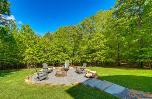 Mineral Bluff House | Family Friendly Hot Tub Haven in Mineral Bluff!