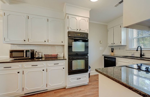 Winterville House | Family Friendly House with GAME ROOM in Heart of Winterville!