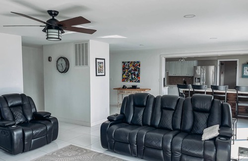 Rogers House | Family-Friendly House on Beaver Lake with a View!