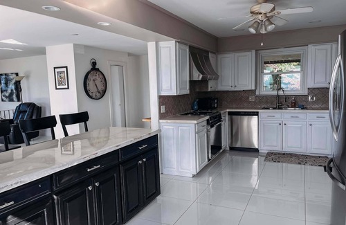Rogers House | Family-Friendly House on Beaver Lake with a View!