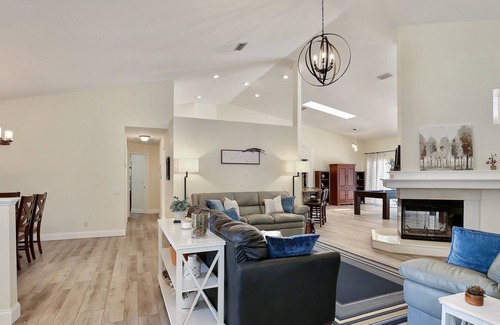 Longwood House | Family Friendly House - 45min from Orlando Theme Parks and the Beach!