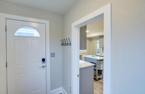 Ellis Historical District House | Family-Friendly House Walk to Lake Michigan!