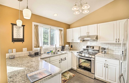 Kentwood House | Family-Friendly Kentwood Home ~ 11 Mi to Dtwn