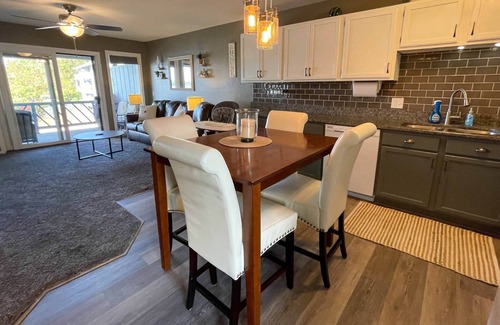 Osage Beach Apartment | Family-Friendly Lakefront Condo with Breathtaking Views