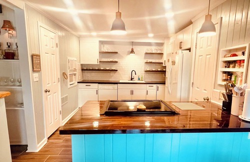 Eatonton House | Family Friendly Lake Retreat on Deep Water
