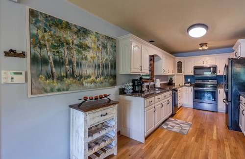 Topton Cabin | Family-Friendly Lakefront Retreat – Private Dock, Hot Tub & Endless Fun!