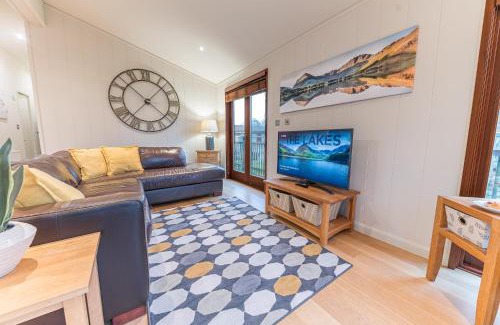 Hawkshead Ski Chalet | Family friendly, lovely Lakeland lodge with private parking and a patio