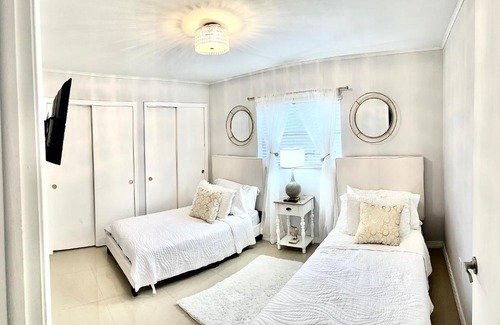 Sunrise House | Family -Friendly luxurious HEATED pool with water view