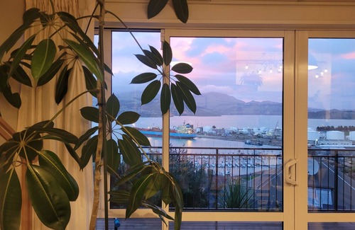 Lyttelton House | Family friendly Lyttelton harbour view house