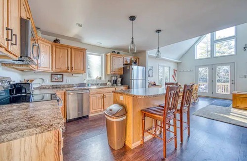 Elka Park House | Family Friendly~Minutes to Hunter~Wooded Seclusion