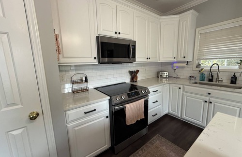 Troutville House | Family-Friendly Mountain Retreat EV Charger Peloton Pet Welcome
