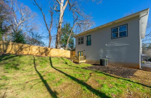 East Side House | Family Friendly New Luxury Home Centrally located