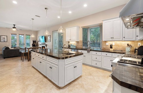 Poway House | Family-Friendly Oasis: Luxurious with Expansive Pool and Ample Space!
