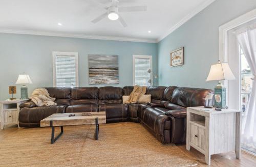 Ono Island House | Family-Friendly Pensacola Home Less Than 1 Mi to Beach!