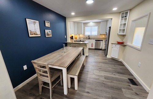 Seymour House | Family-friendly, playroom w/air hockey & arcade games, hot tub, mountain views!