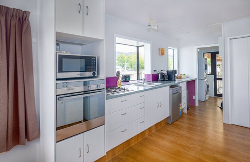 Lynmore House | Family Friendly Quiet, Cozy, Safe Stay in Rotorua+Free wifi759Mbps+Pool Table