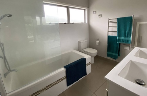Lynmore House | Family friendly retreat close to forest and lakes.