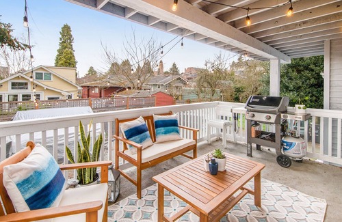 Phinney Ridge House | Family-Friendly Seattle Home w/ High-Speed WiFi & Washer/Dryer - Work Remotely!