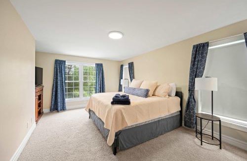 Ellicottville House | Family Friendly Spacious 4BR Townhome Hot Tub less than 1 mile to town