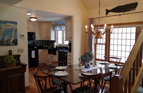 Hyannis Cottage | Family Friendly Traditional Salt Box w/Central Air - Beach Pass Included