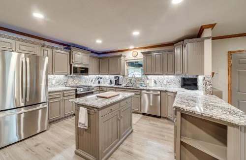 Bixby House | Family-Friendly Tulsa Suburb Home By Parks and River