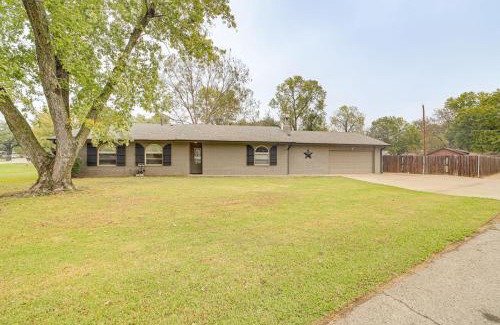 Bixby House | Family-Friendly Tulsa Suburb Home By Parks and River