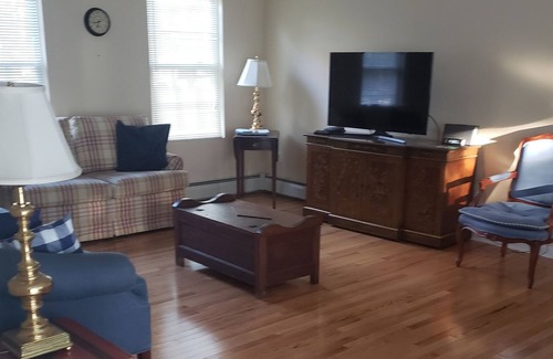 Kenyon House | Family Friendly Home Minutes From The Local Beaches