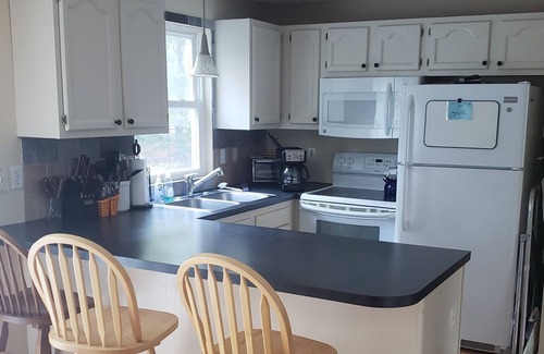 Kenyon House | Family Friendly Home Minutes From The Local Beaches