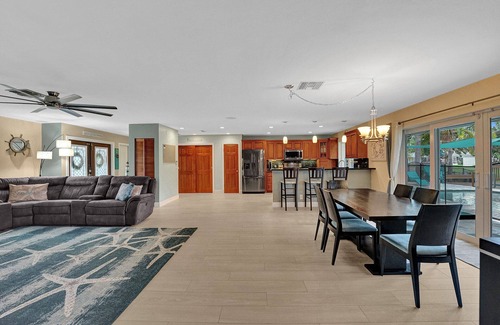 Golfview Harbor House | Family friendly waterfront oasis!