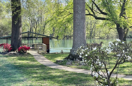 Swinging Bridge Village House | Family Friendly - Walk to Winkley Shoals and Dining - Five Minutes to Lake!