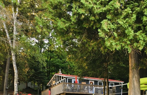 Armour Cottage | Family Friendly Waterfront Cottage on Three Mile lake