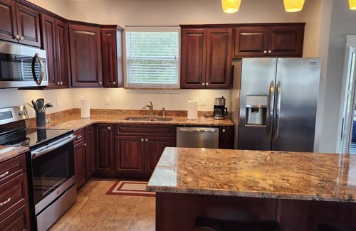 Waveland House | Family Friendly with a Great Outdoor Space/Bird Watcher's Paradise/Walk to Beach