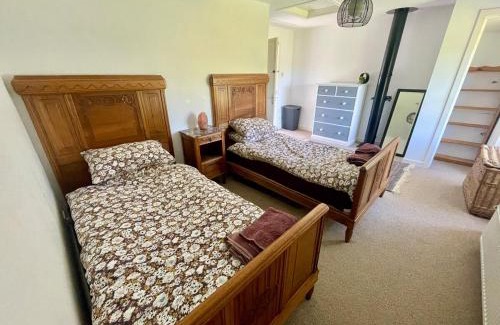 Kilwinning House | Family-Friendly Woodland Getaway - Cosy Gatherings