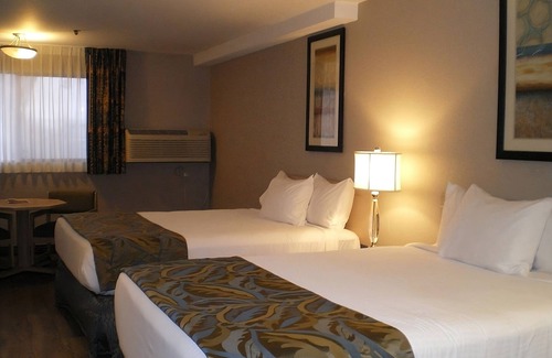 Nampa Hotel | Family & Friends Getaway! 2 Great Units, FREE Parking, Near Idaho State Capitol!