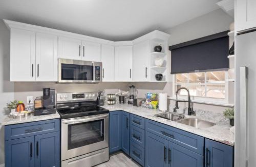 McGuire House | Family Fun! 2 Story Oasis and Pup Retreat Near RVA!