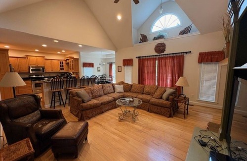 Moneta House | Family Fun and Relaxation: Your Dream Lakehouse Vacation!
