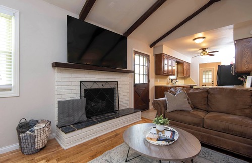 Republic House | Family Fun at Primrose Retreat - Cozy, Clean & Chemical-Free