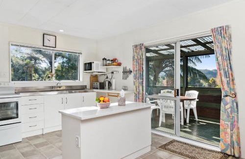 Lake Tarawera House | Family Fun at The Lake - Lake Tarawera Home