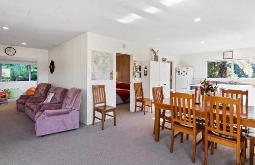 Lake Tarawera House | Family Fun at The Lake - Lake Tarawera Home