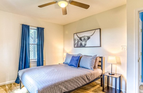 Buckroe Beach Apartment | Family Fun * Business * Pets * Private * min to Beach