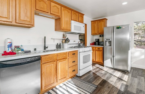 Fawnskin House | Family Fun Cabin - 5 Bedroom, Game Room, Hot Tub and Lake Views!
