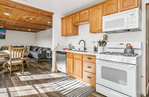Fawnskin House | Family Fun Cabin - 5 Bedroom, Game Room, Hot Tub and Lake Views!