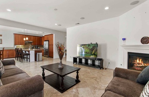Eastvale House | Family Fun on Leighton